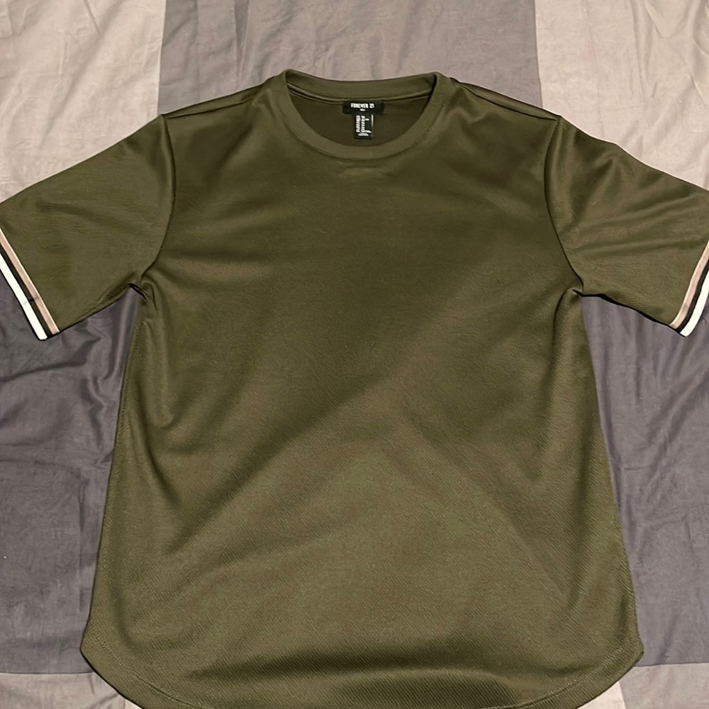 Olive Forever 21 Mens XS Jersey Shirt